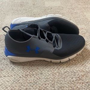 Size 13 under armour great condition